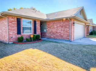 4713 Wagner Lake Dr, Yukon, OK 73099