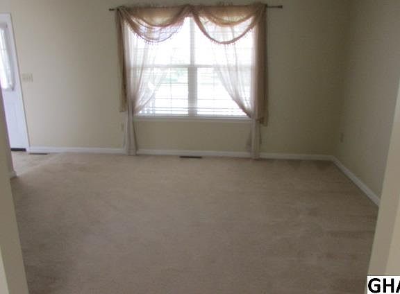 4th image of 170 Martel Cir