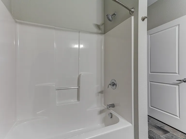 Apple Villa Apartments II — Photo 48