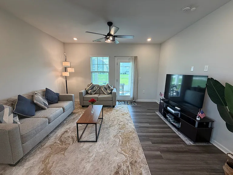 1605 Trembley Park Dr — Photo 3