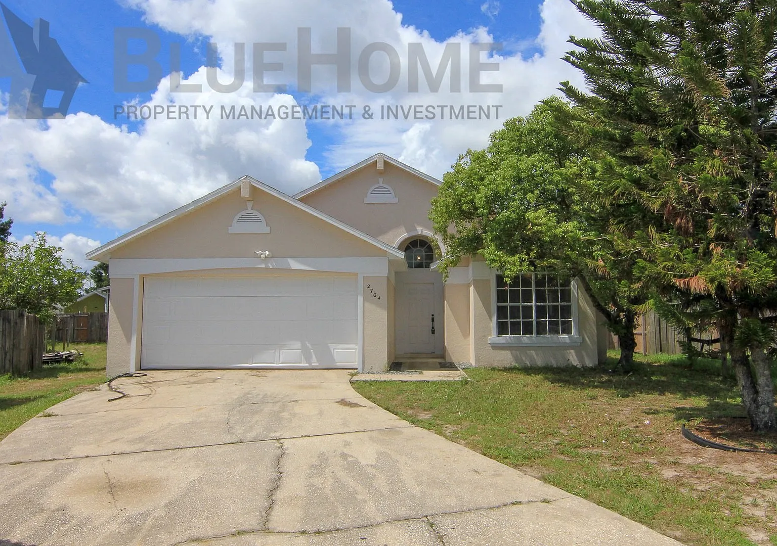 Newly Renovated 3/2/2 cul-de-sac home off the EconTrail — Photo 1