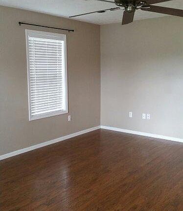 3rd image of 1744 N Tallowood Dr
