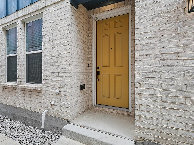 7640 Resting Mews — Photo 3