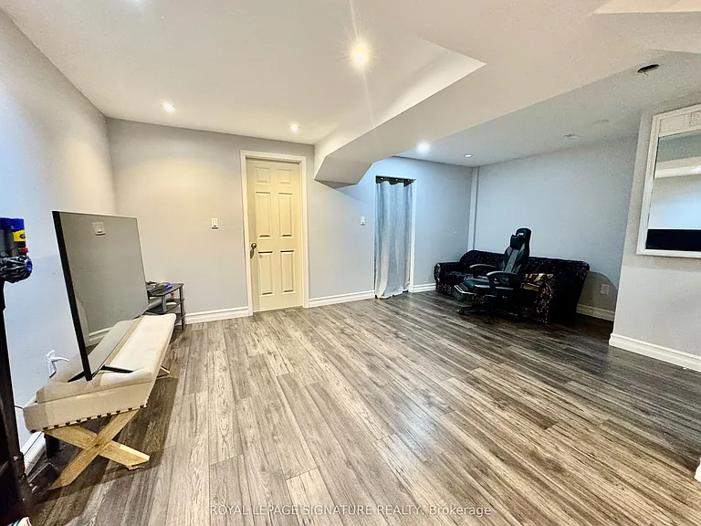 41 Yale Ln — Photo 18