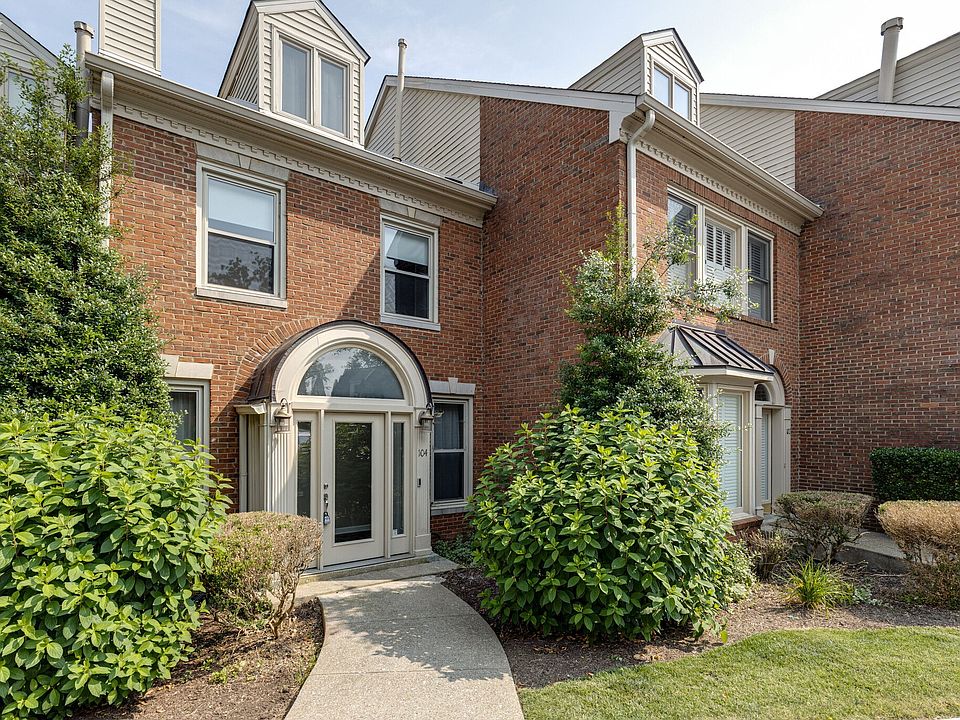1st image of 104 Forest Place Cir