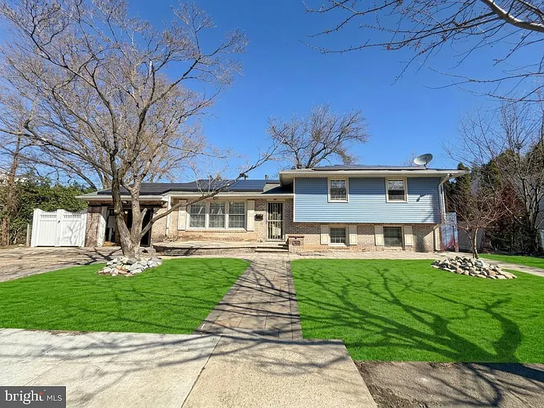322 Nicholson Rd — Photo 1