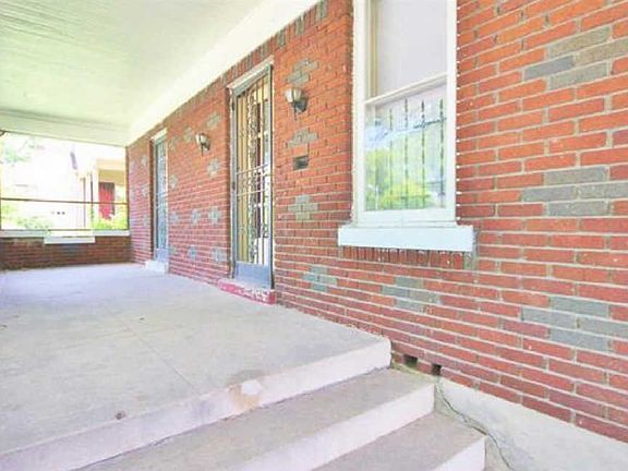 3rd image of 2297 Jackson Ave