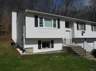 15 Boxwood Ln, Danbury, CT 06811