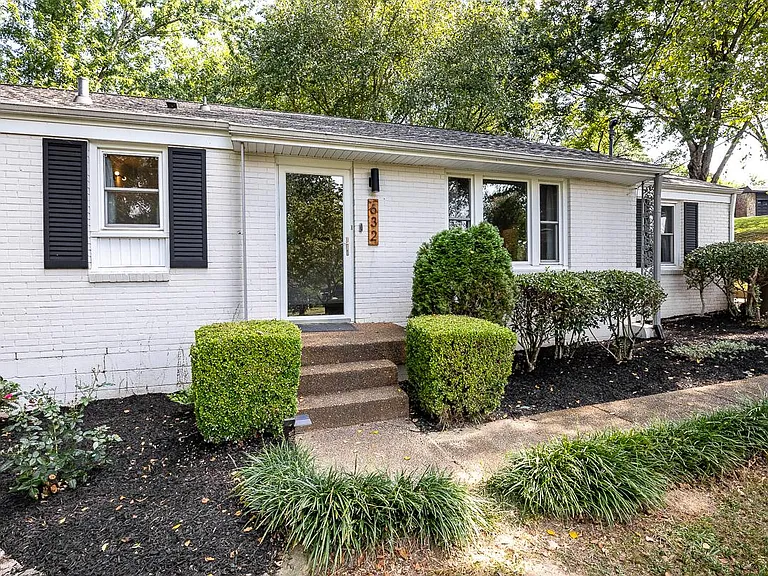632 Watsonwood Dr — Photo 4