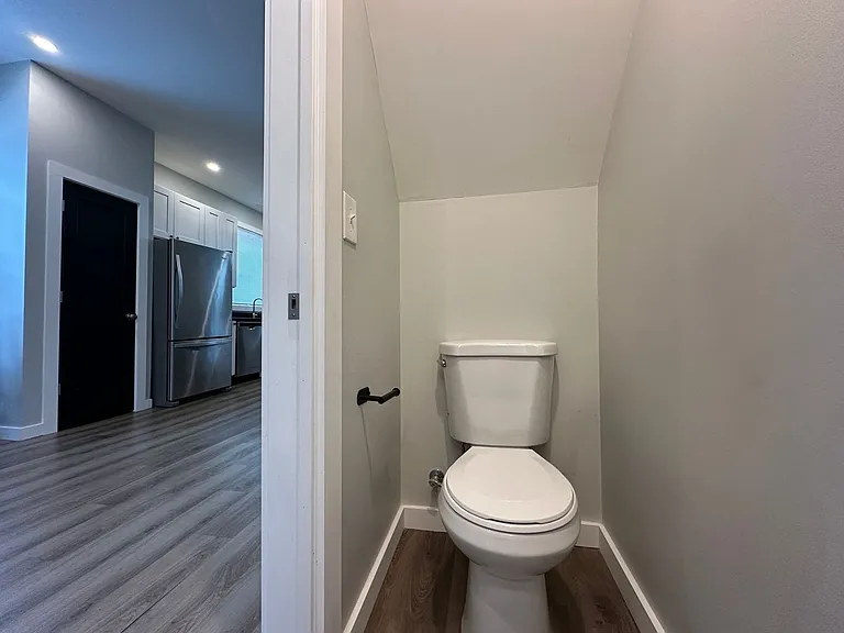 141 Hughes St — Photo 23