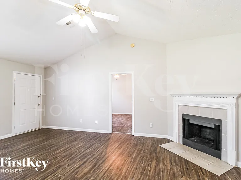 420 Underwood Ct — Photo 5