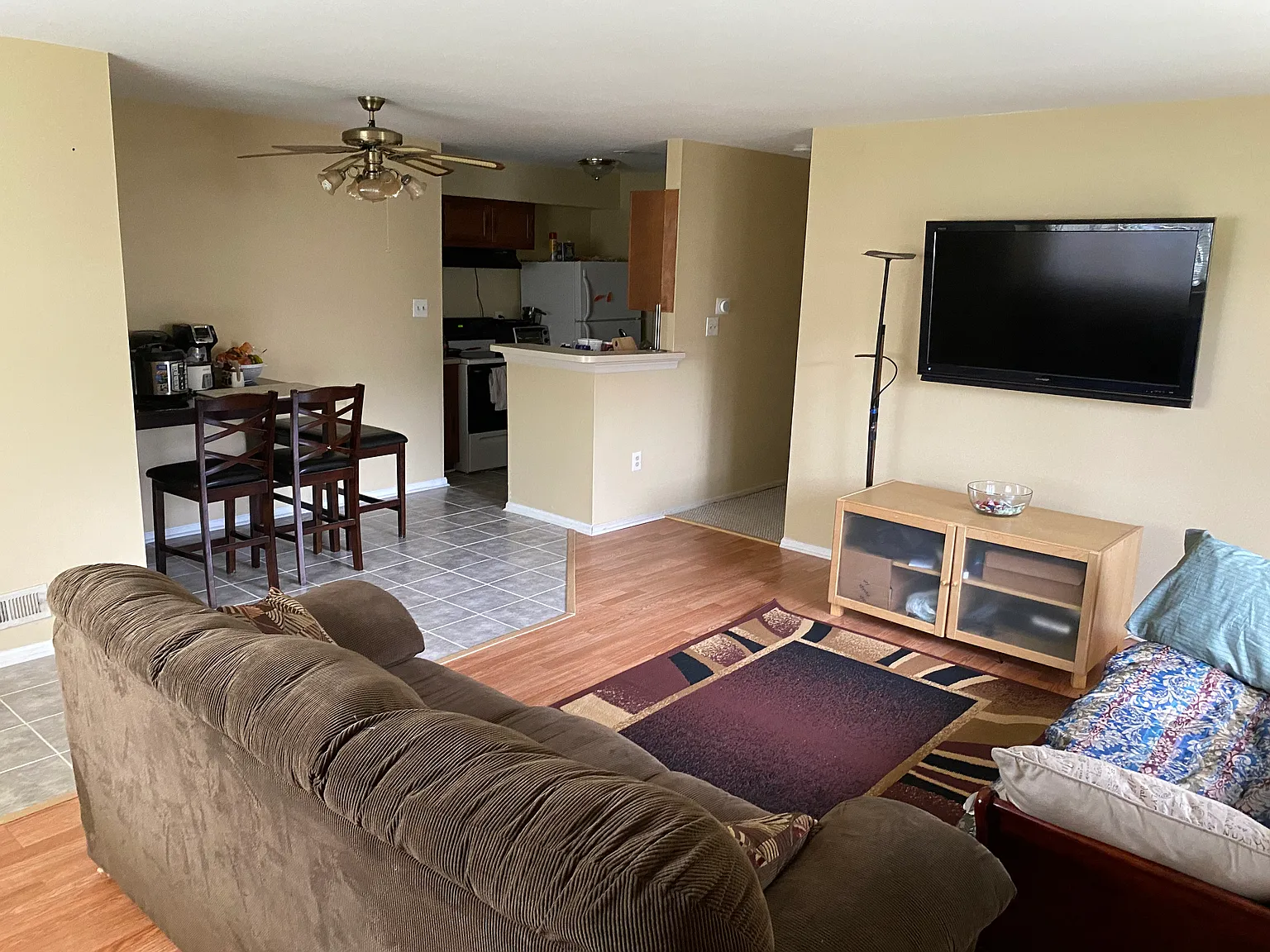 2 bed, 1112 sqft, $2,000 — Photo 2
