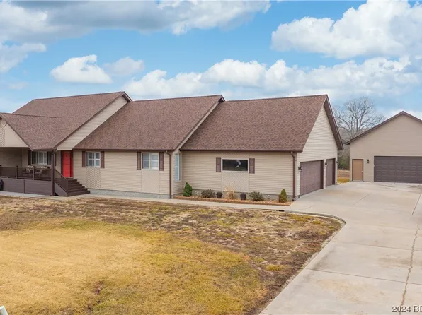 399 Myetta Dr, Camdenton, MO 65020