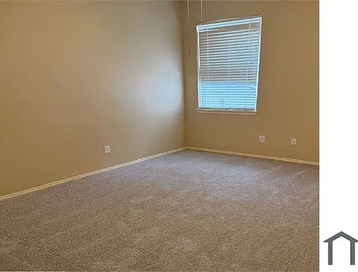 4 bed, 2100 sqft, $3,000 — Photo 3