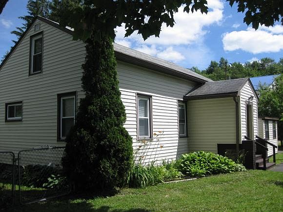 1st image of 7 Pleasantview Dr