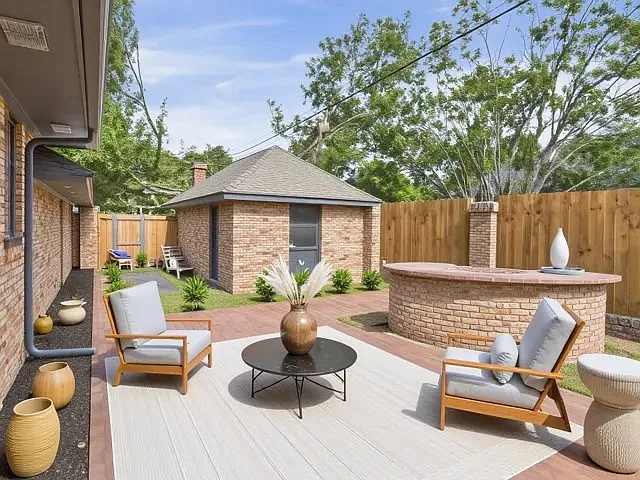 1178 Oval Dr — Photo 45