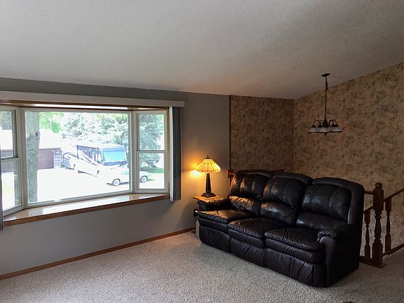 5th image of 101 Carmela Dr