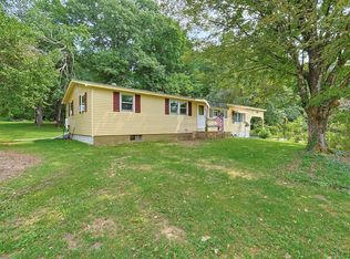1075 W Brookfield Rd, New Braintree, MA 01531