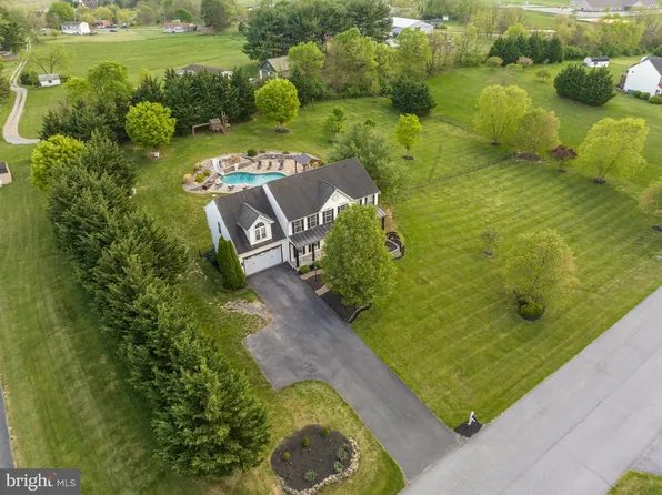 17123 Bivens Ln, Hagerstown, MD 21740