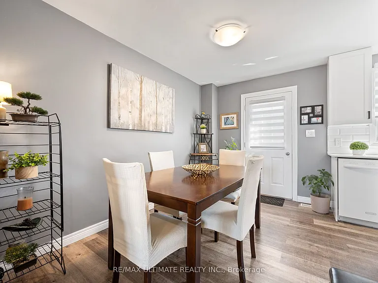 252 Bertie St #E — Photo 8