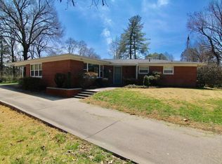 705 S Murrie Dr, Carbondale, IL 62901