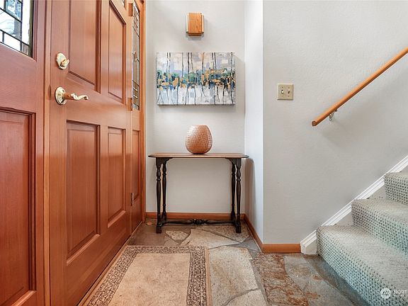 4th image of 16915 26th Avenue NE