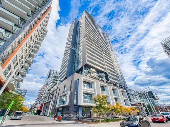 225 Sumach St #1009, Toronto, ON M5A 0P8