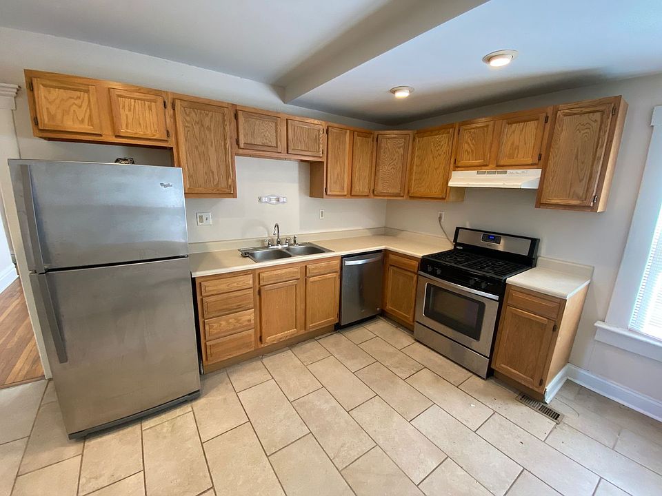 1st image of 105 W Maynard Ave #105