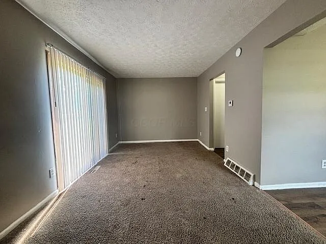 2621 Woodsedge Rd — Photo 2