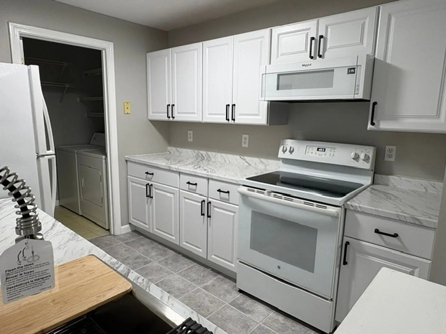 Beautiful 2 Bedroom Condo Keene, NH — Photo 4