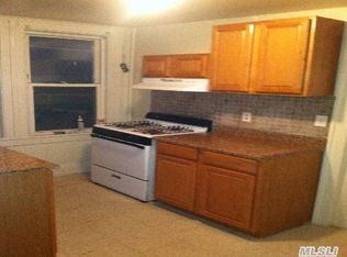 24 Stanley St, Inwood, NY 11096