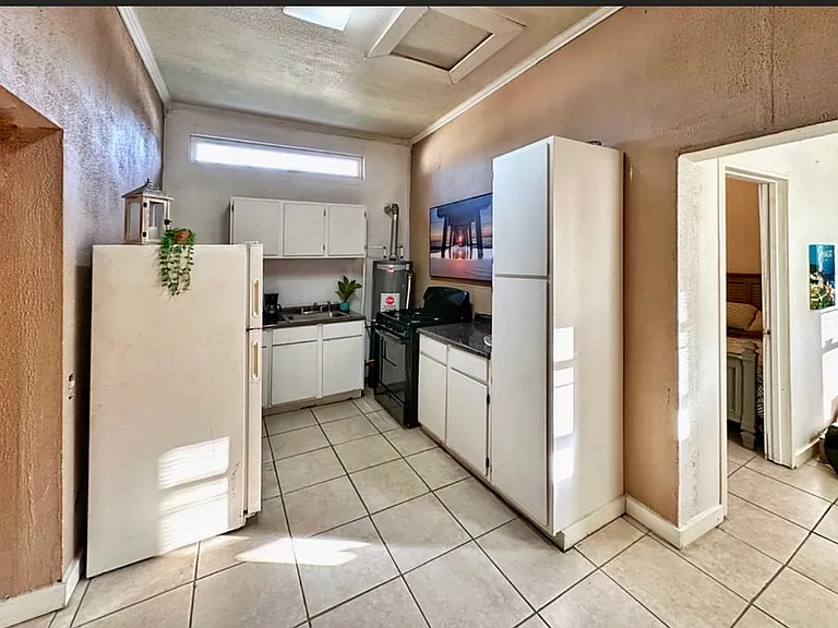 23723 Railroad Ave #A — Photo 3