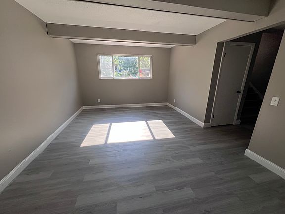5th image of 3411 Elm Street Dr #B