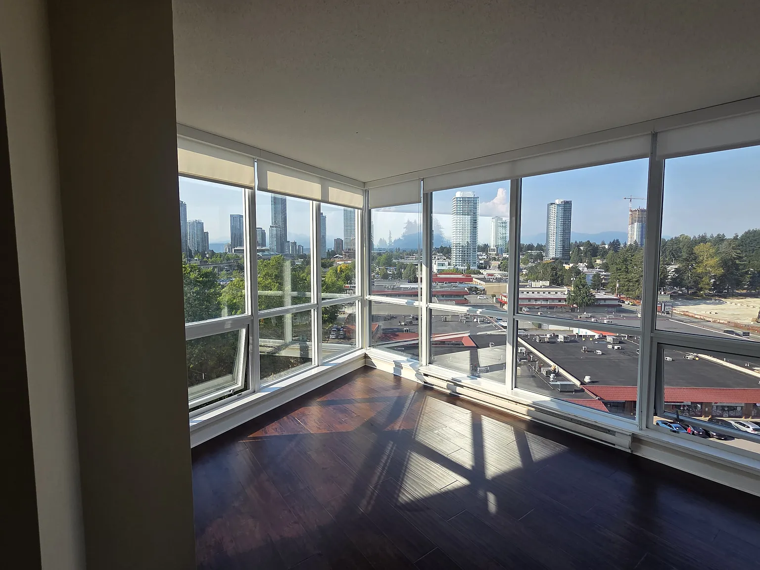 2 bed, 900 sqft, $2,350 — Photo 1