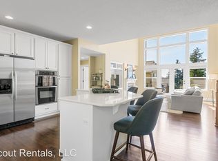 7068 SW Valenta Ct, Portland, OR 97223