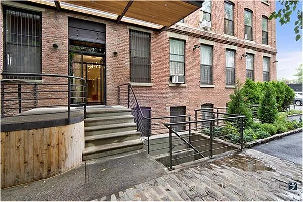 Rented by Triumph Property Group | media 3