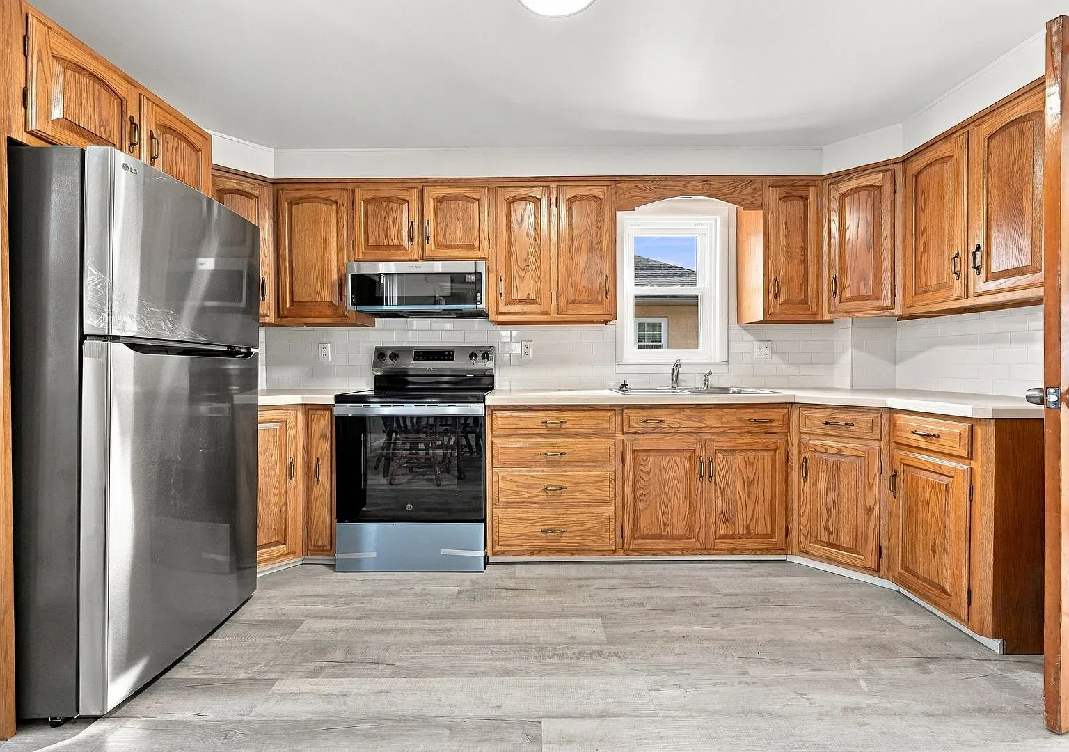 Spacious, Beautifully Renovated & Move-In Ready — Photo 4