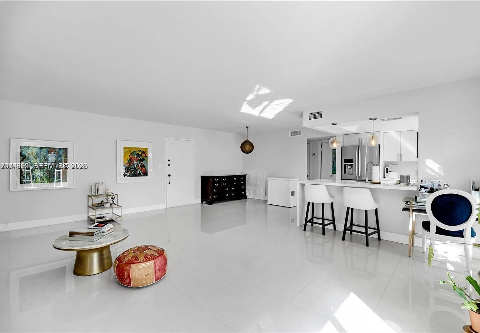 Ionian Plaza Condo — Photo 3