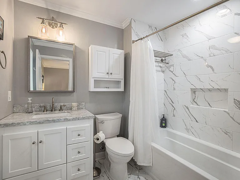 826 Symmes Dr — Photo 18