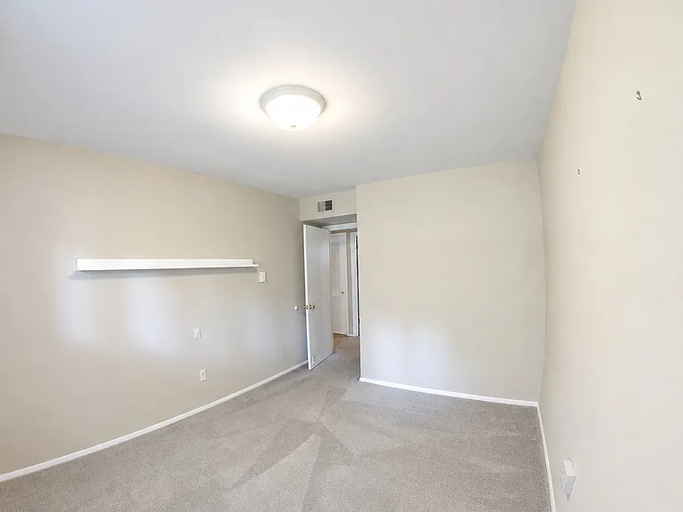 201 Oakhill Dr — Photo 8