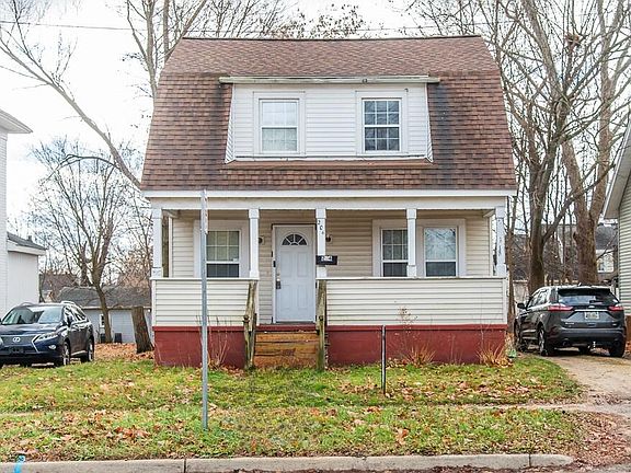 3rd image of 204 Cliff St