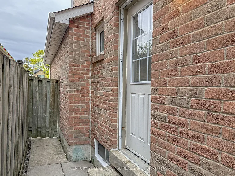 26 Angus Dr #BASEMENT — Photo 4