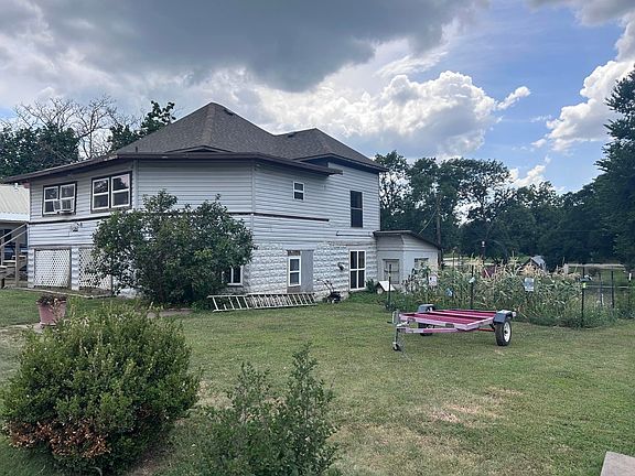 2nd image of 107 N Olive St
