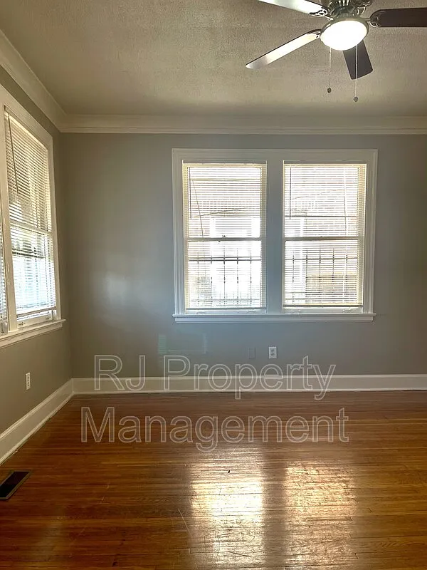 2 bed, 1.0 bath, 1000 sqft, $895 — Photo 3