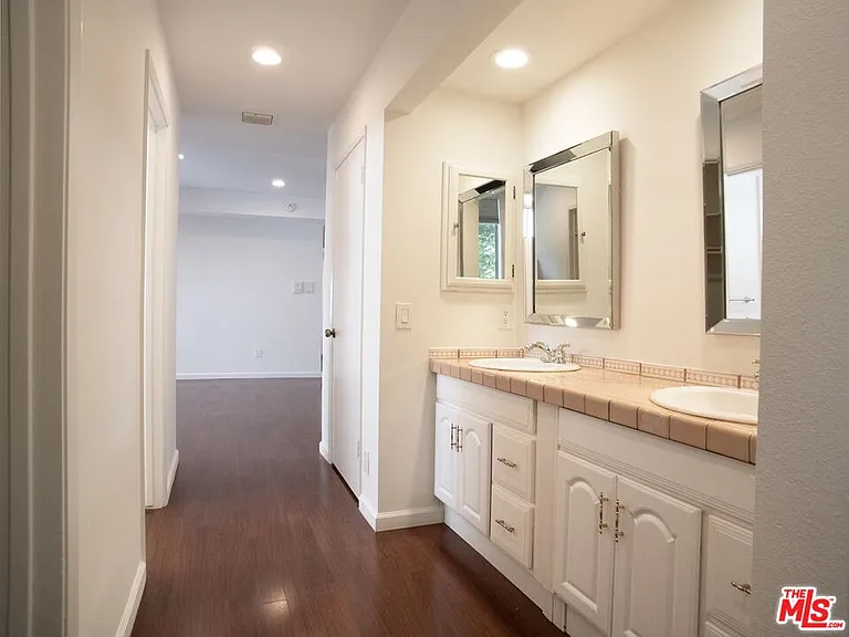 1655 Selby Ave #101 — Photo 15