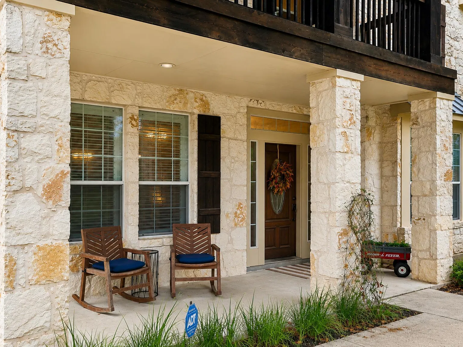 4 bed, 3.5 bath, 3579 sqft, $4,500 — Photo 3