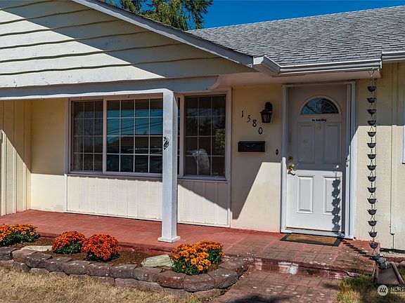 5th image of 1580 NE 1st Avenue
