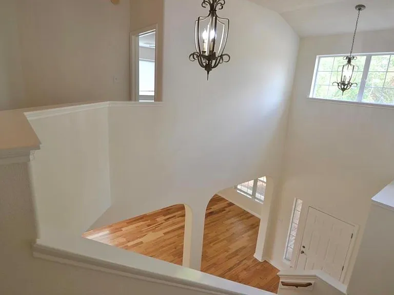 2110 Banfield Ct — Photo 37