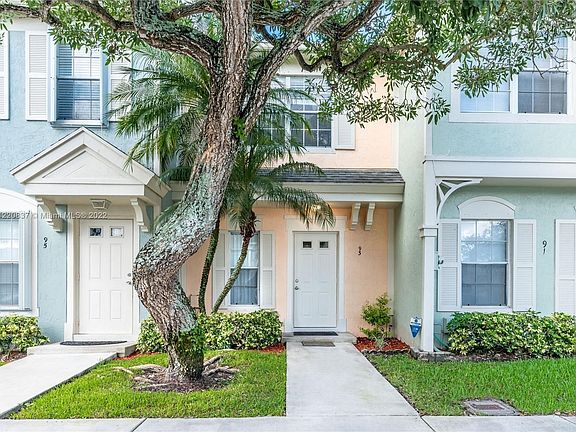 2nd image of 93 Simonton Cir #93