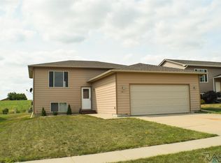 3837 N Gemini Dr, Sioux Falls, SD 57107